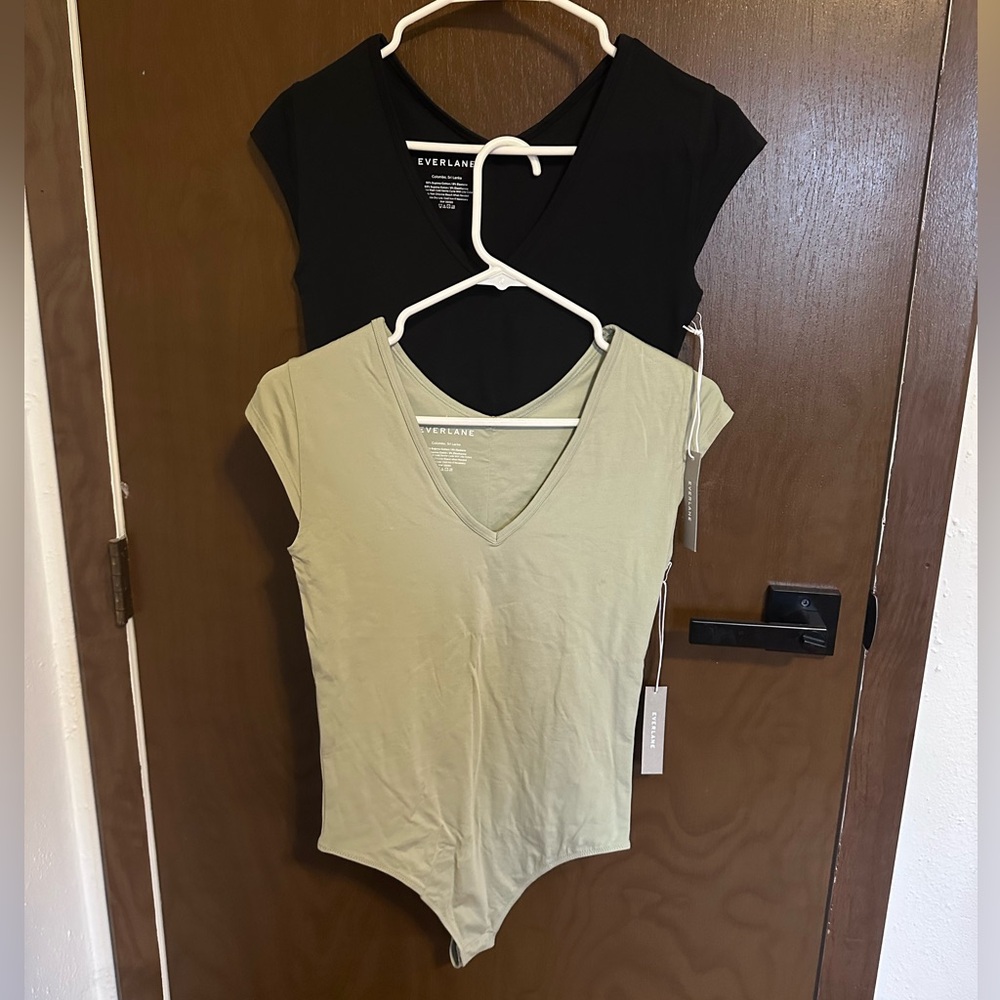 Bundle of two NWT Everlane S Cap Sleeve Cotton V-Neck Ballet Bodysuit